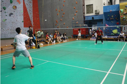 Bwin必赢第三届羽毛球师生联谊赛顺利举办